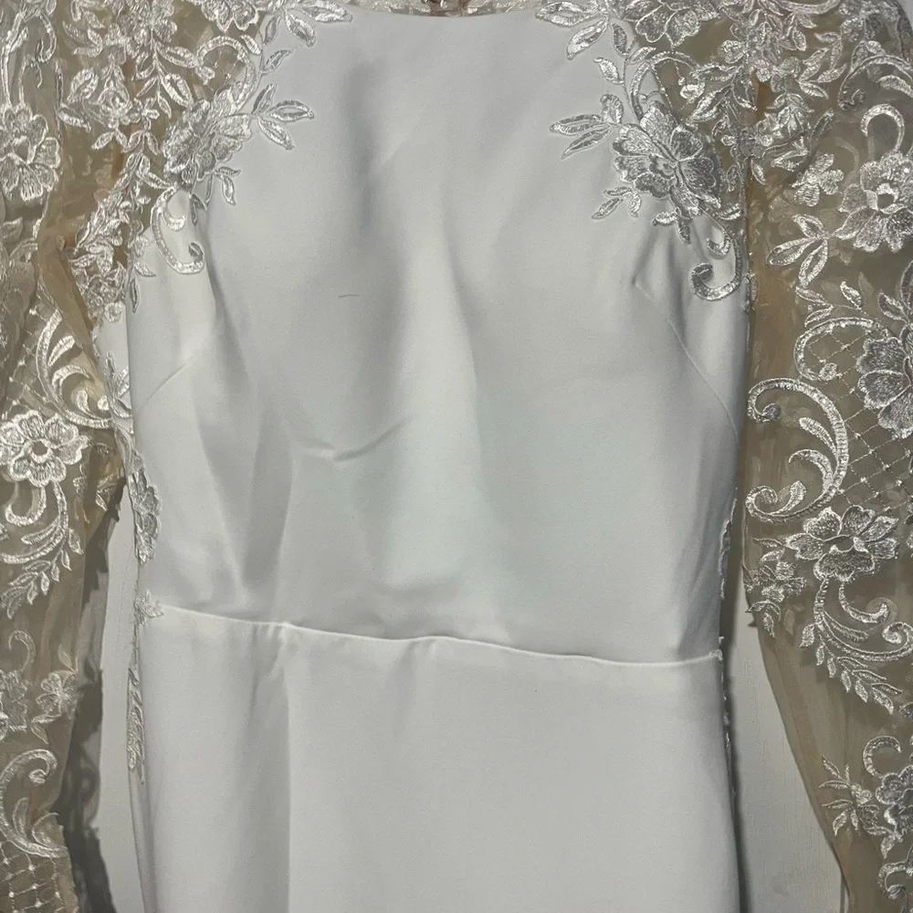 Lightweight, crêpe, long sleeve lace wedding gown ivory - Picture 9 of 15